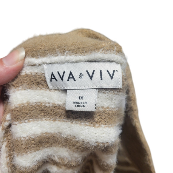Ava & Viv long sleeve v neck tan and white striped sweater, size 1x - Picture 3 of 5